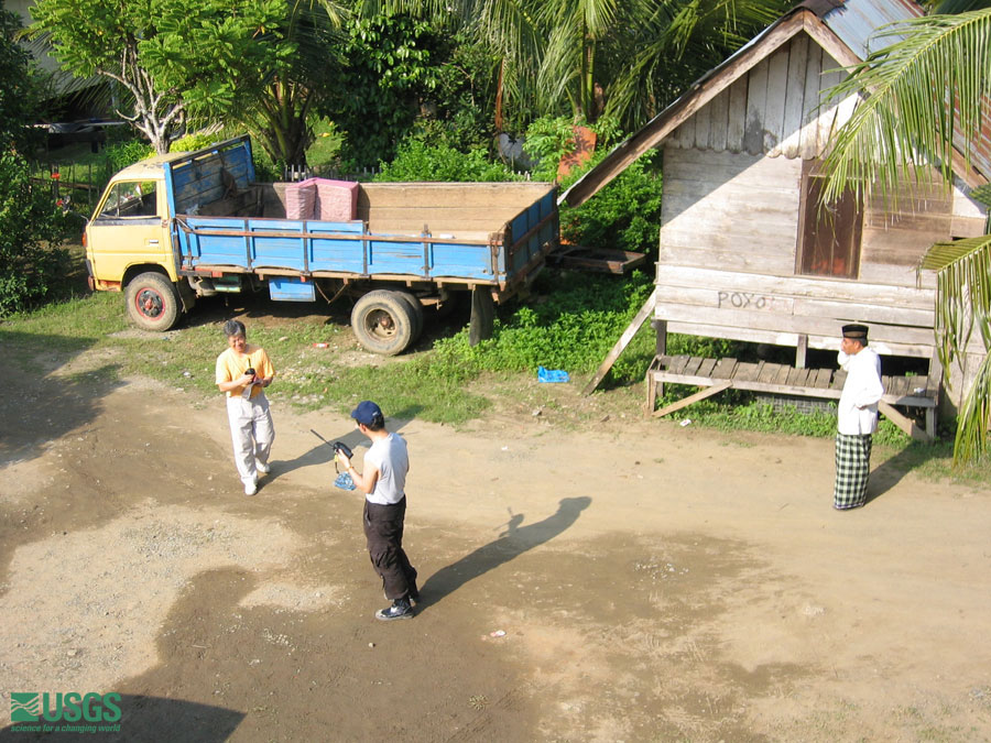 Photo in Banda Aceh, see caption above.