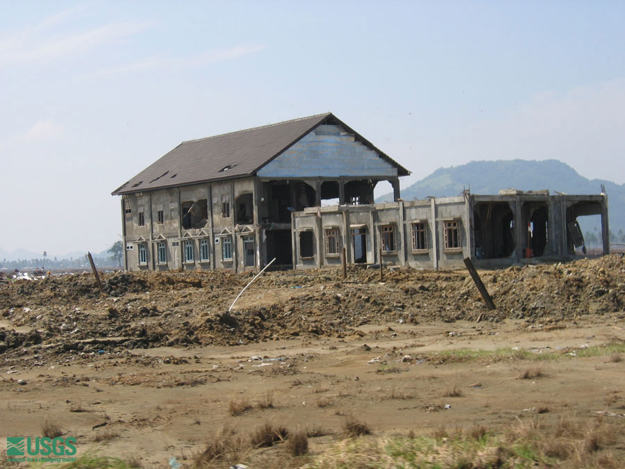 Photo in Banda Aceh, see caption above.
