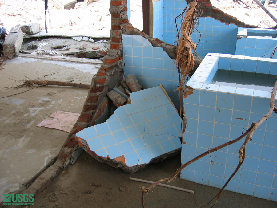 Photo in Banda Aceh, see caption above.