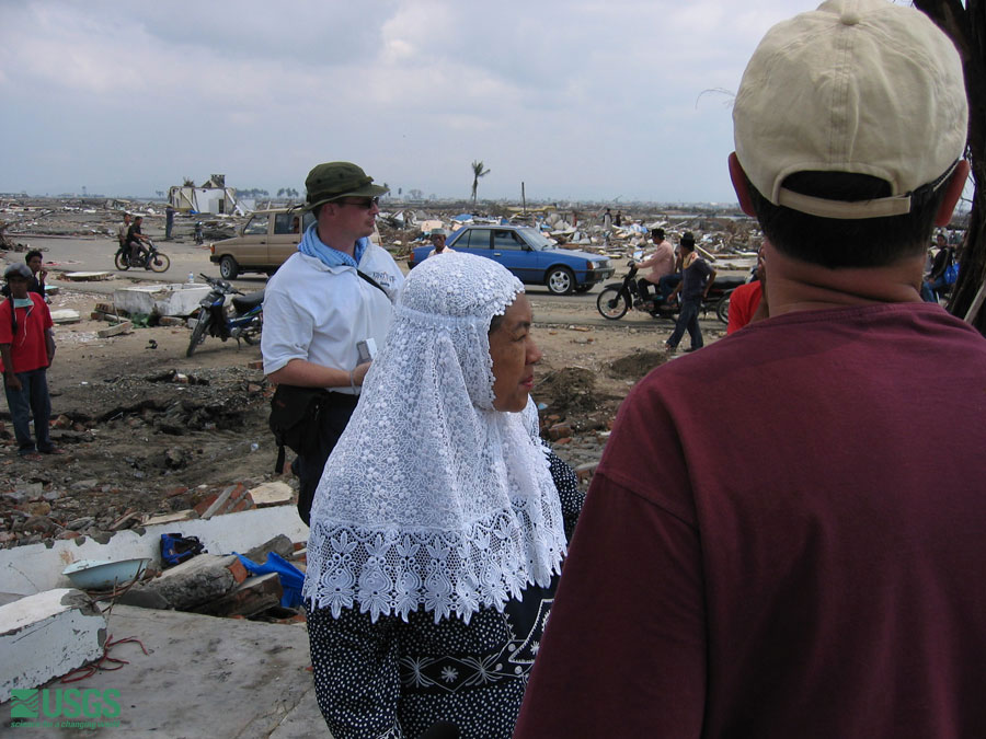 Photo in Banda Aceh, see caption above.