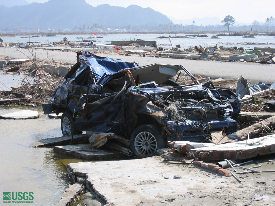 Photo in Banda Aceh, see caption above.