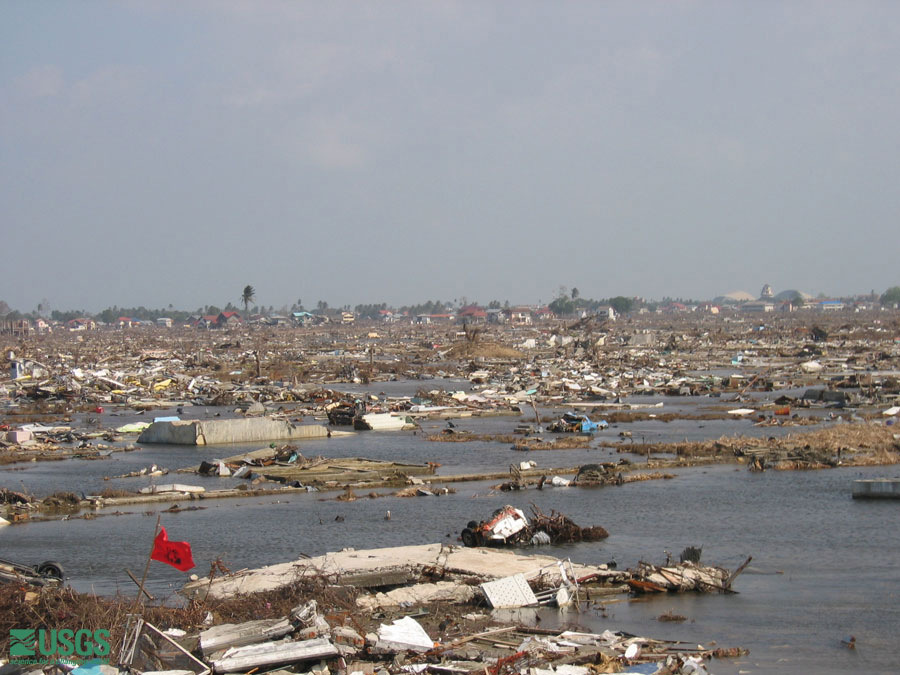 Photo in Banda Aceh, see caption above.