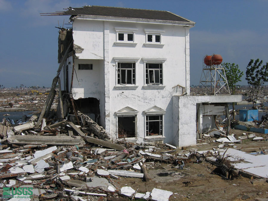 Photo in Banda Aceh, see caption above.