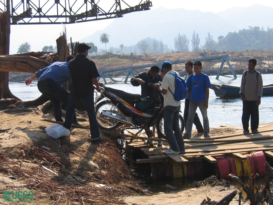 Photo in Sumatra, see caption above.