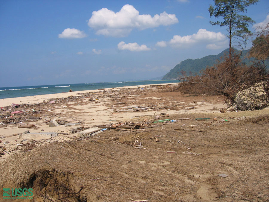 Photo at the Lampuuk golf course survey site, see caption above